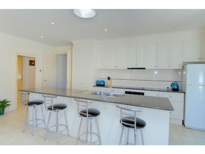 25 Scarborough Crescent, Alfredton VIC 3350