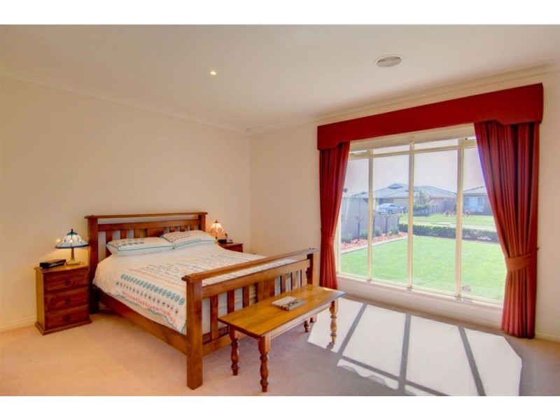 25 Scarborough Crescent, Alfredton VIC 3350