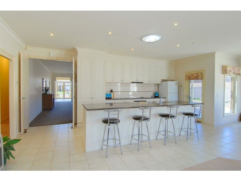 25 Scarborough Crescent, Alfredton VIC 3350