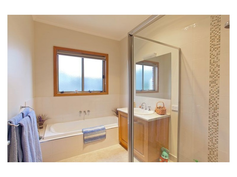 16 Whistler Close, Ballarat VIC 3350