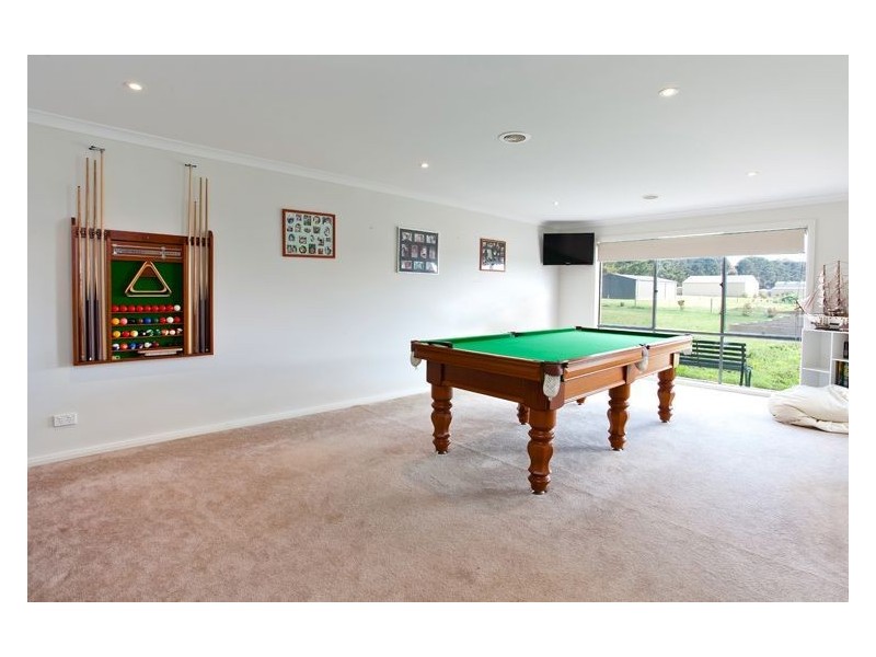 48 Windermere Way, Cardigan Village VIC 3352