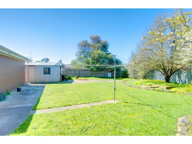 203 Warrina Drive, Delacombe VIC 3356