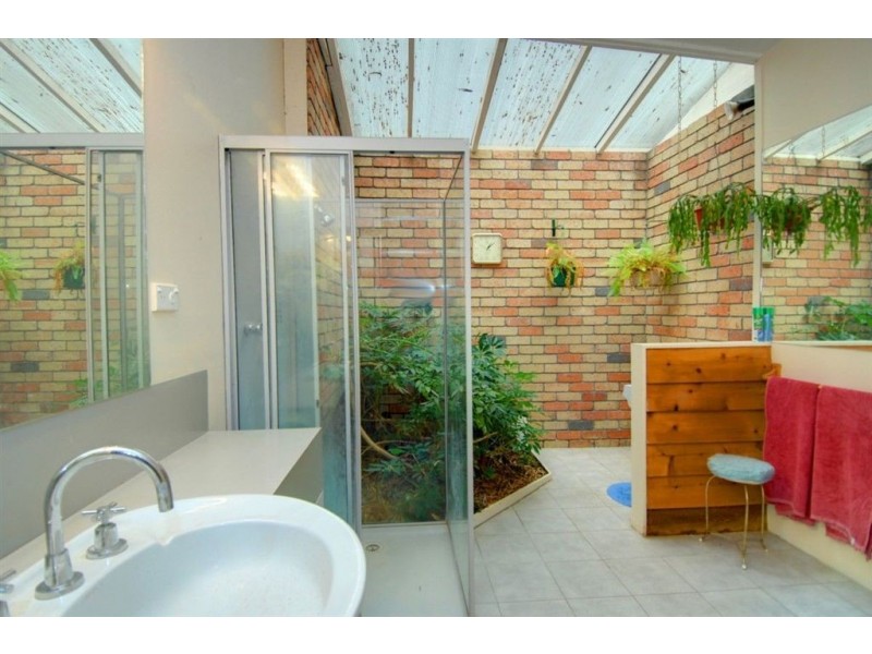 82 Springs Road, Brown Hill VIC 3350