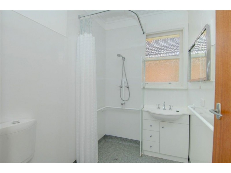 25 Browns Parade, Wendouree VIC 3355