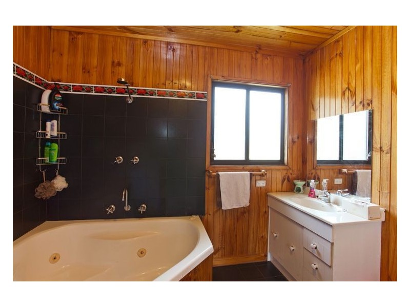 39 Battery Road, Dereel VIC 3352