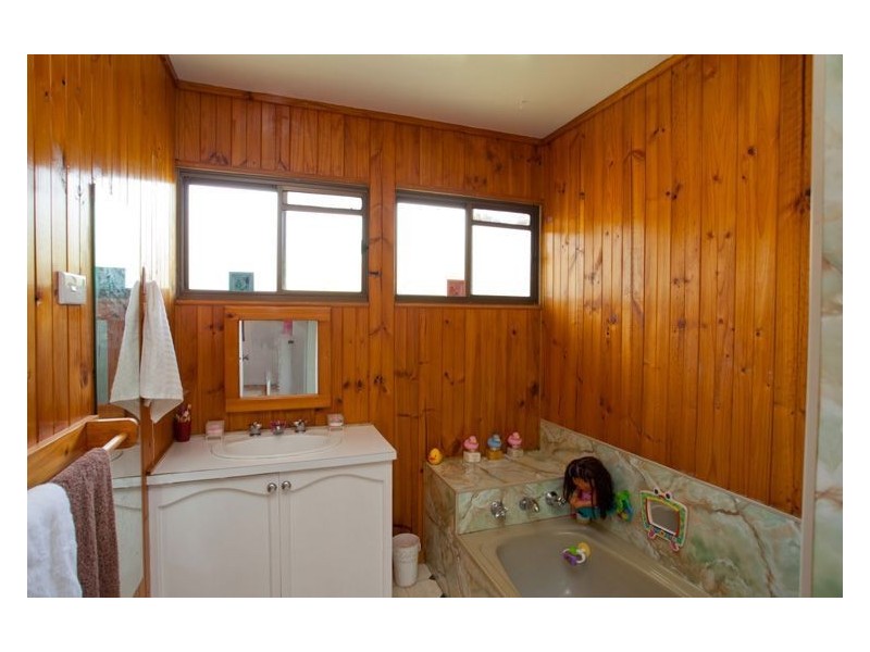 39 Battery Road, Dereel VIC 3352