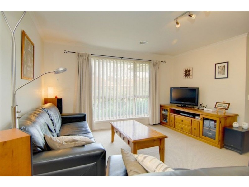 2 Lauderdale Avenue, Alfredton VIC 3350