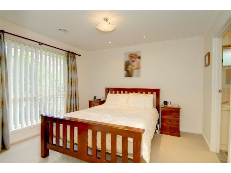 2 Lauderdale Avenue, Alfredton VIC 3350