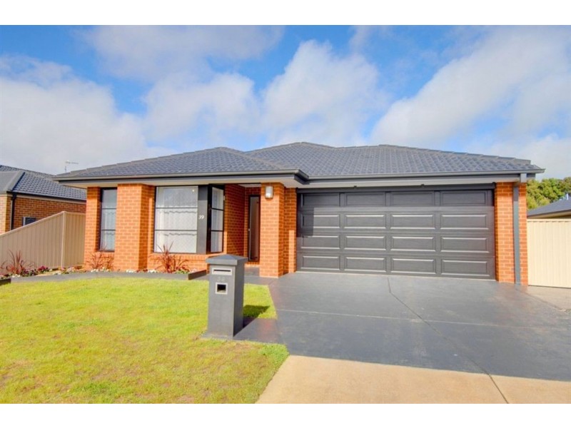 39 Normlyttle Parade, Miners Rest VIC 3352