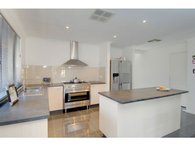 39 Normlyttle Parade, Miners Rest VIC 3352