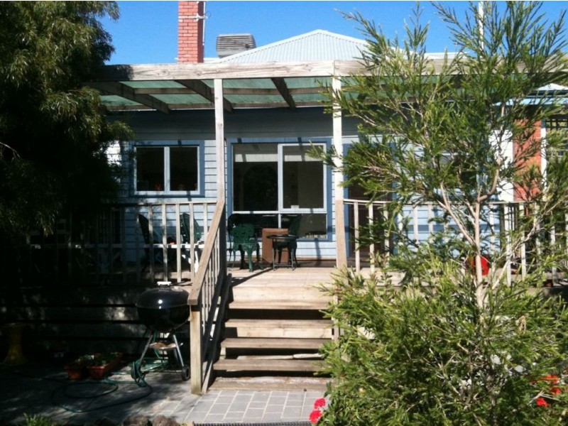 8 Howard Street, Soldiers Hill VIC 3350