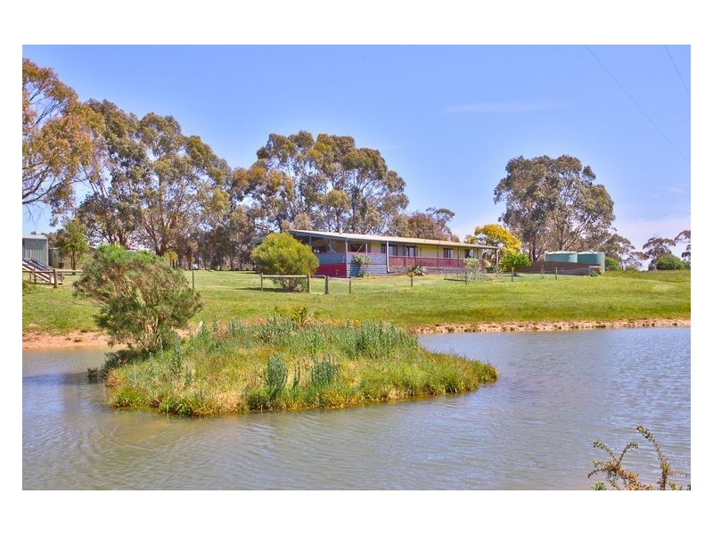 209 Lyons Road South, Navigators VIC 3352