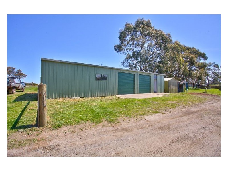 209 Lyons Road South, Navigators VIC 3352