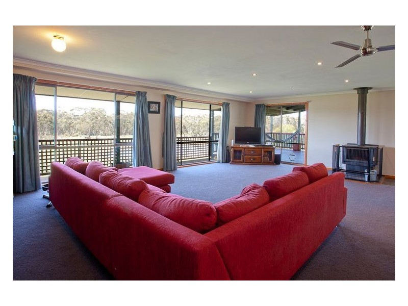 209 Lyons Road South, Navigators VIC 3352