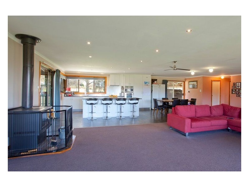 209 Lyons Road South, Navigators VIC 3352