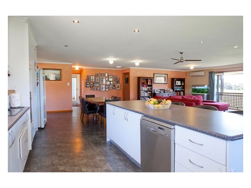 209 Lyons Road South, Navigators VIC 3352