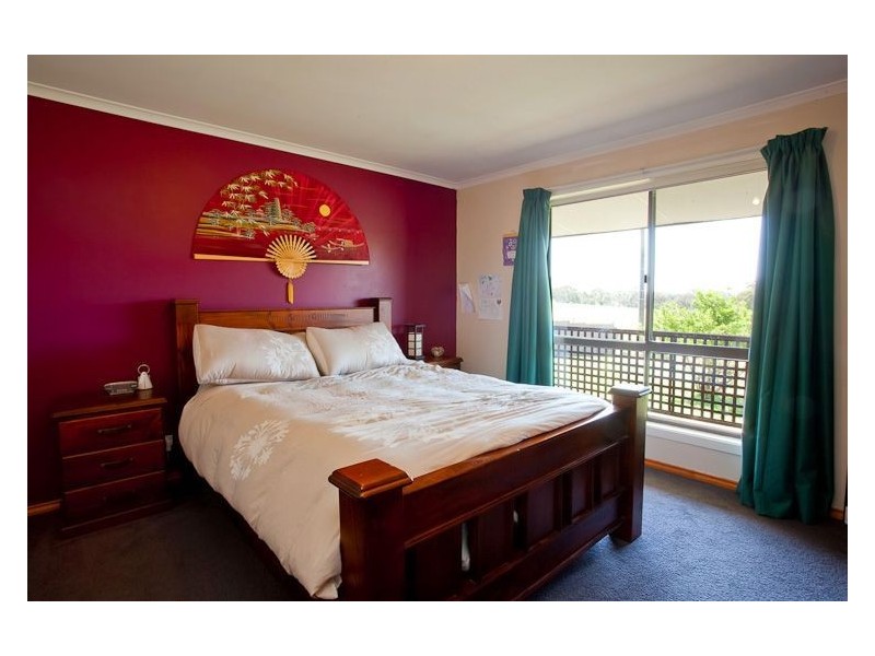 209 Lyons Road South, Navigators VIC 3352