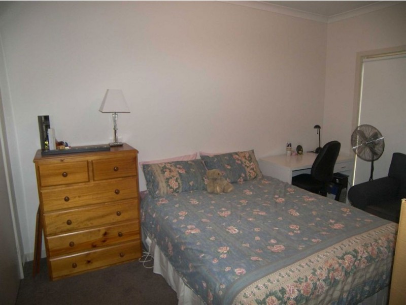 2/17 Namron Court, Miners Rest VIC 3352