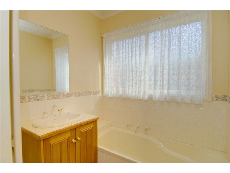 2/7 Martin Avenue, Ballarat VIC 3350