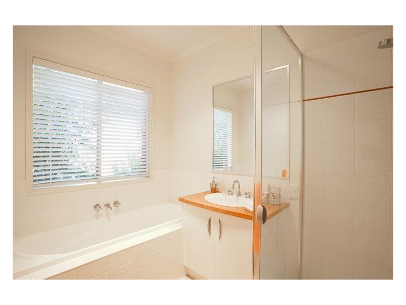 24 Cochrane Court, Invermay Park VIC 3350