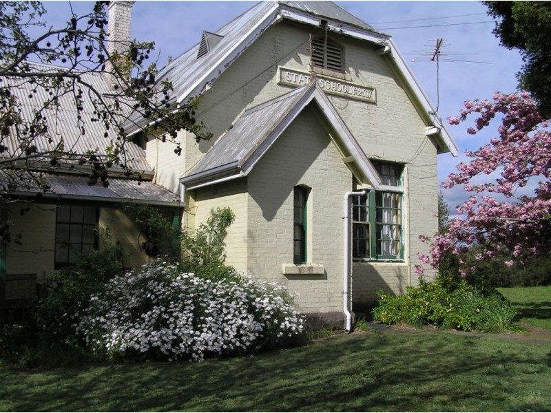 64 Ascot Hall Road, Ascot VIC 3364