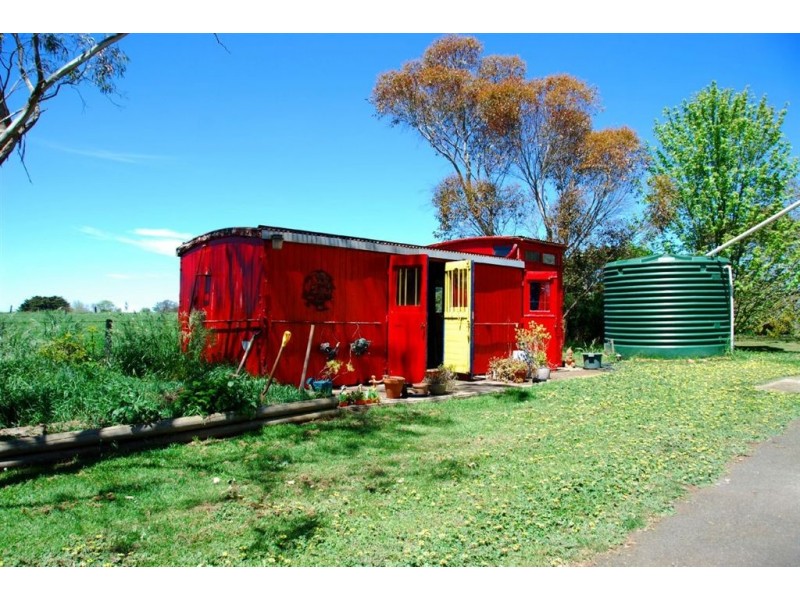 64 Ascot Hall Road, Ascot VIC 3364