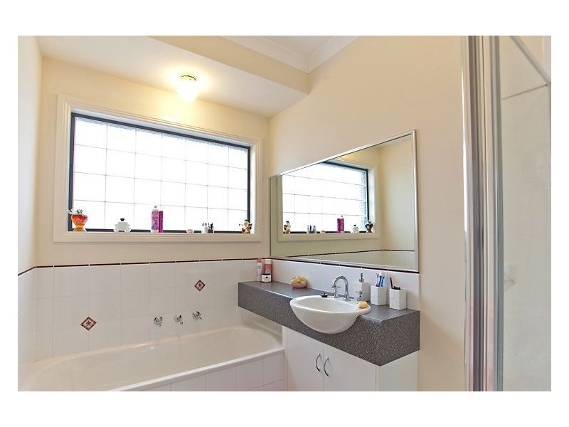 100 Stirling Drive, Ballarat VIC 3350