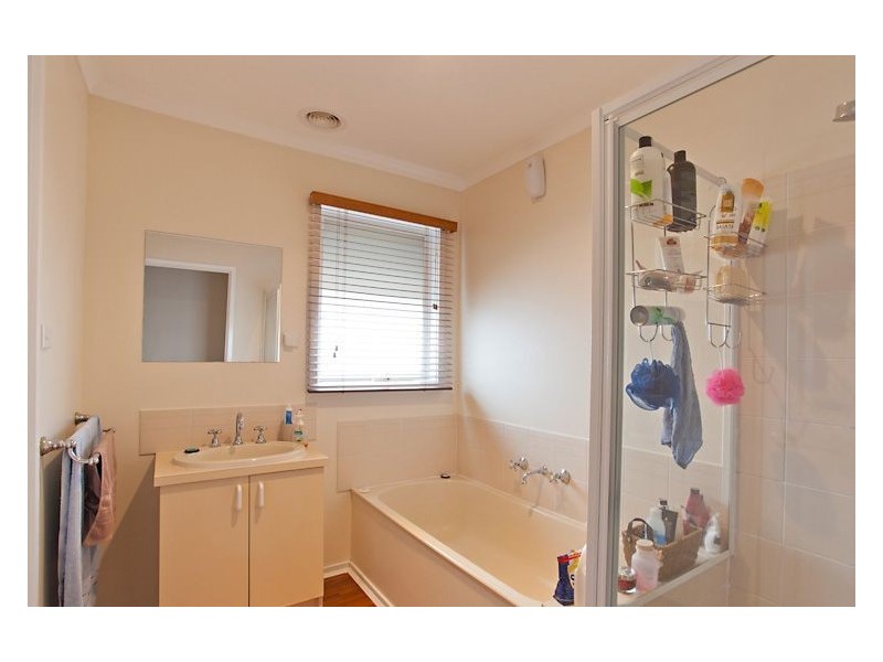 2/8 Darling Street, Sebastopol VIC 3356