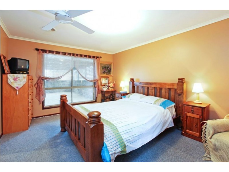 350 Hoveys Road, Napoleons VIC 3352