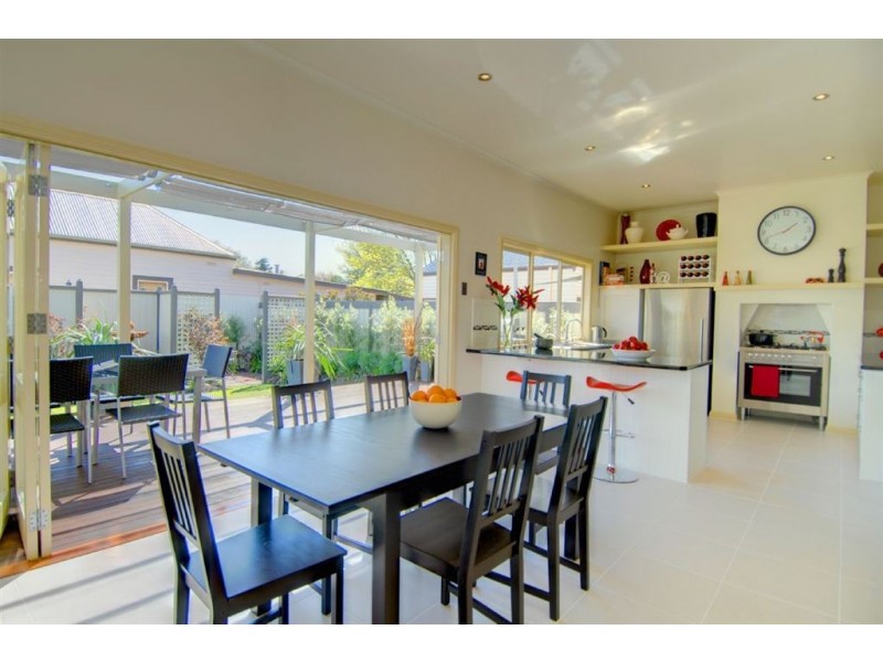 43 Loch Avenue, Ballarat VIC 3350