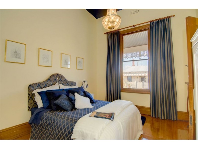 43 Loch Avenue, Ballarat VIC 3350