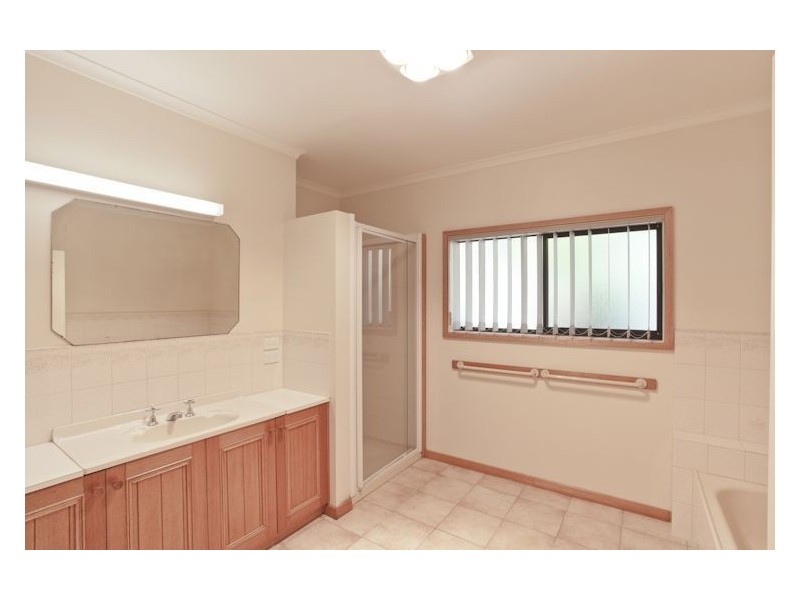 2737 Midland Highway, Newlyn VIC 3364