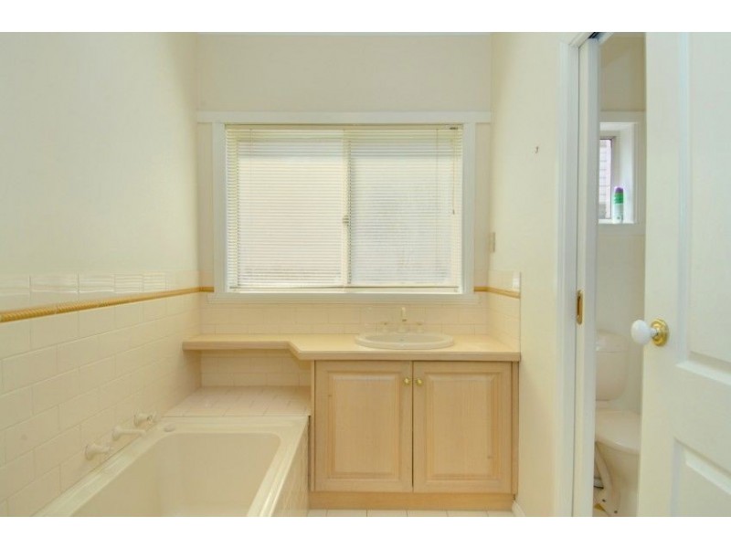 2/24 Queen Victoria Street, Ballarat VIC 3350