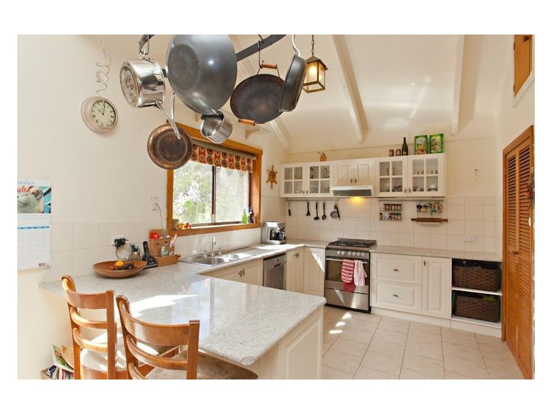 630 Post Office Road, Ross Creek VIC 3351