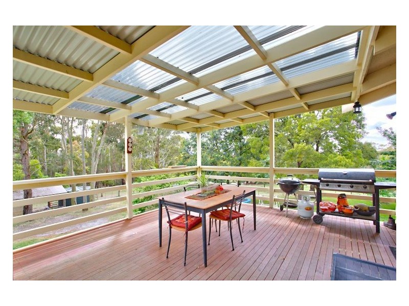 630 Post Office Road, Ross Creek VIC 3351