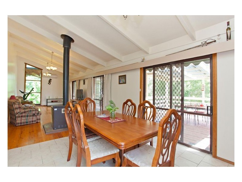 630 Post Office Road, Ross Creek VIC 3351