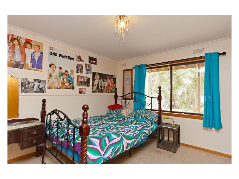 630 Post Office Road, Ross Creek VIC 3351