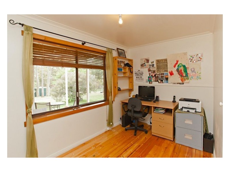 630 Post Office Road, Ross Creek VIC 3351