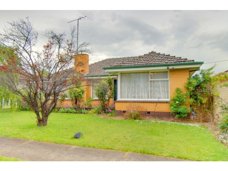 6 Pauls Crescent, Wendouree VIC 3355