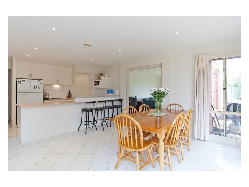 13 Ealing Avenue, Wendouree VIC 3355