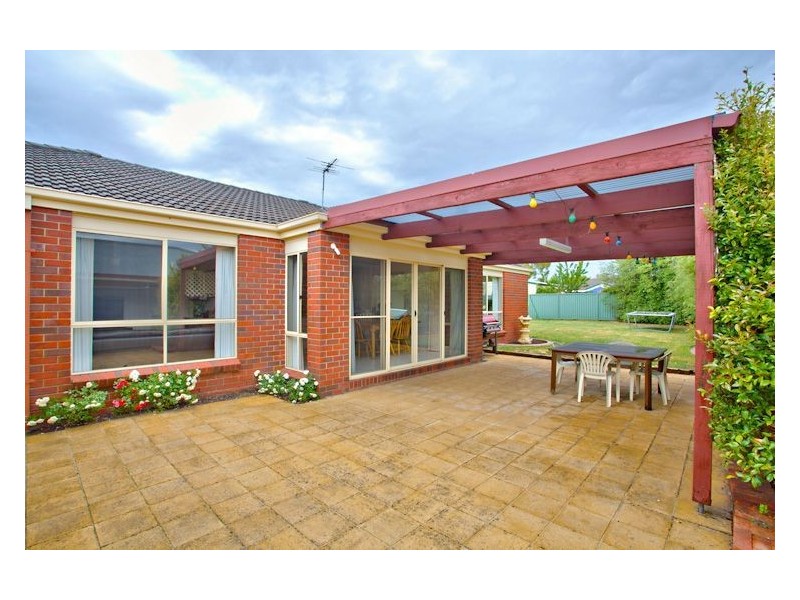 13 Ealing Avenue, Wendouree VIC 3355