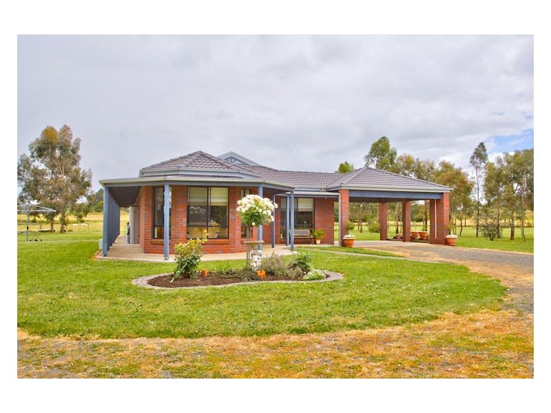 41 Erin Court, Wallace VIC 3352