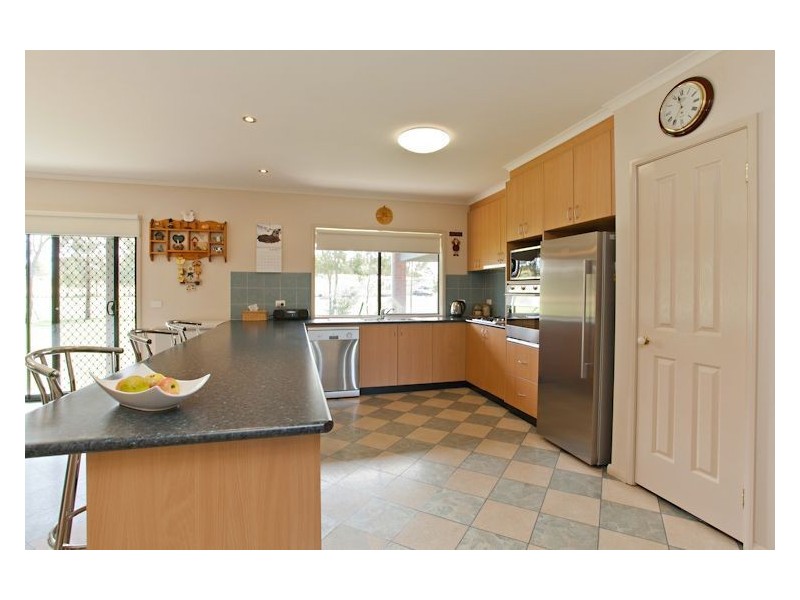 41 Erin Court, Wallace VIC 3352