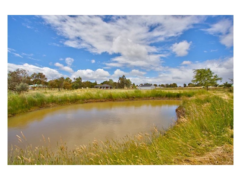 41 Erin Court, Wallace VIC 3352