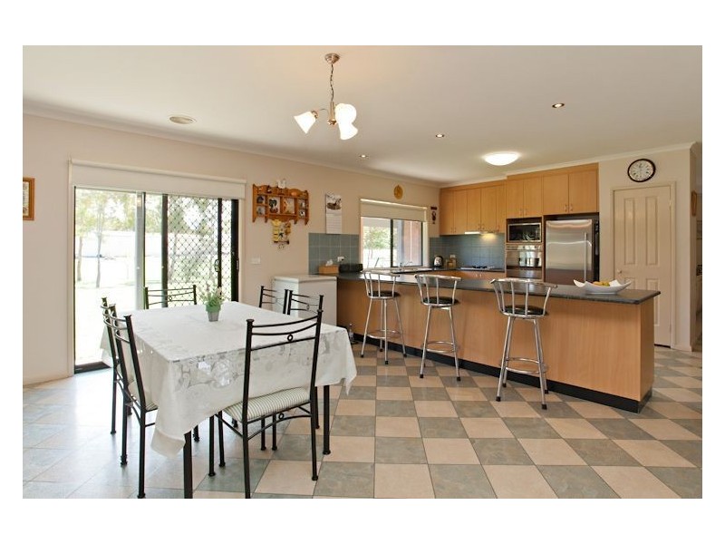 41 Erin Court, Wallace VIC 3352