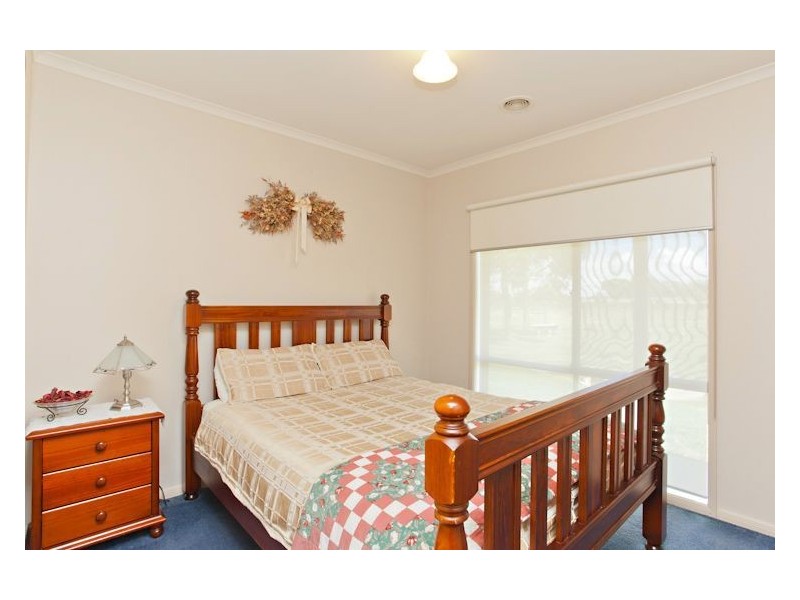 41 Erin Court, Wallace VIC 3352