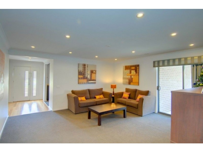 15 Cartledge Avenue, Mount Clear VIC 3350