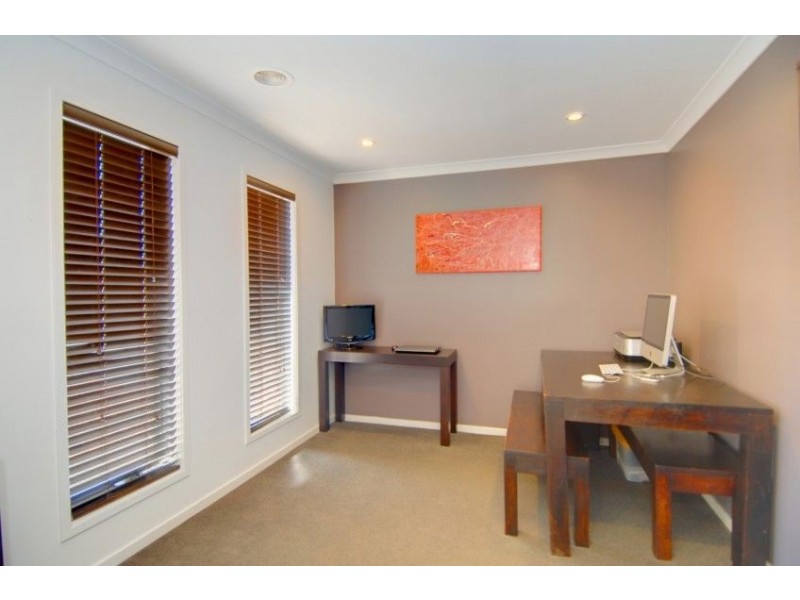 15 Cartledge Avenue, Mount Clear VIC 3350