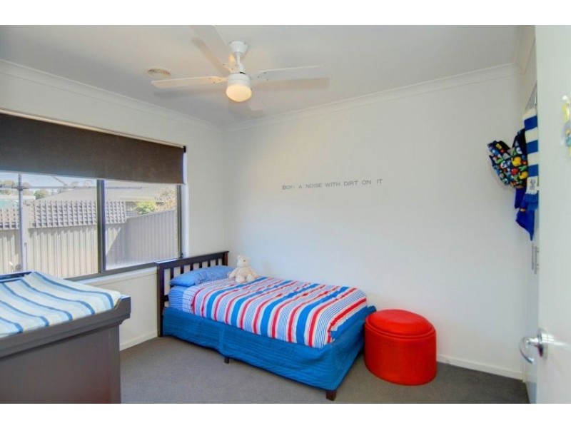 15 Cartledge Avenue, Mount Clear VIC 3350