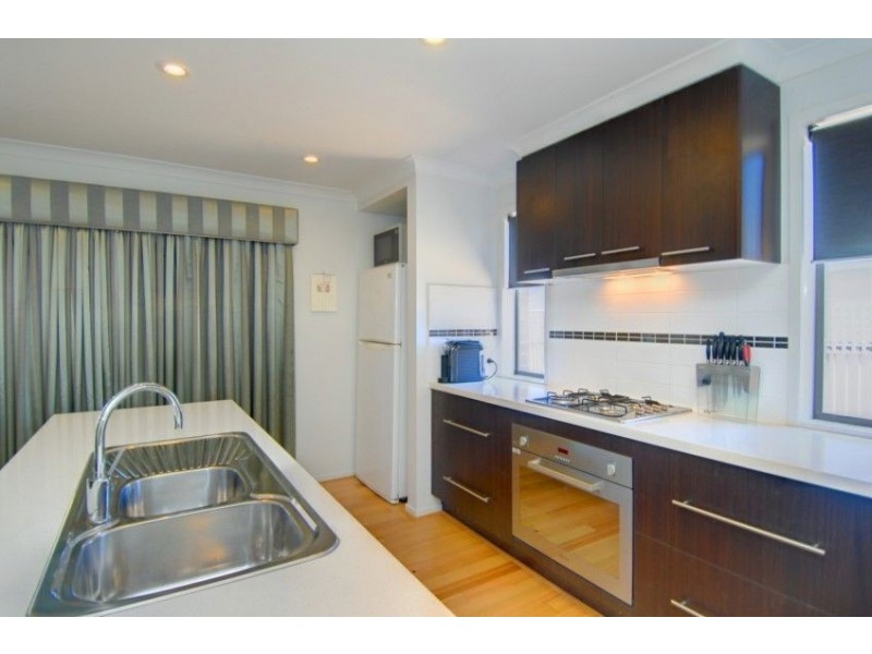 15 Cartledge Avenue, Mount Clear VIC 3350